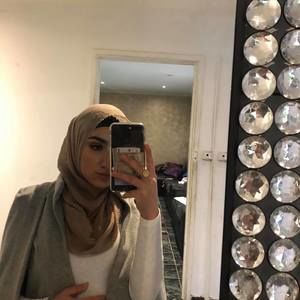 Meet your Posher, Eman